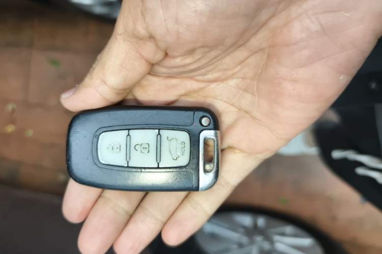 Used Toyota Corolla 2014 1.6L CVT GL Vehicle Key