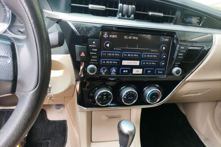 Used Toyota Corolla 2014 1.6L CVT GL Audio And AC Panel