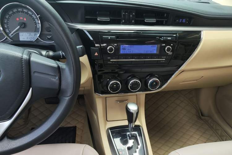 Used Toyota Corolla 2014 1.6L CVT GL Audio And AC Panel