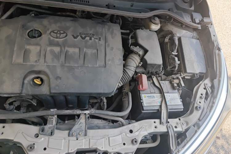 Used Toyota Corolla 2014 1.6L CVT GL-i Engine Bay Left