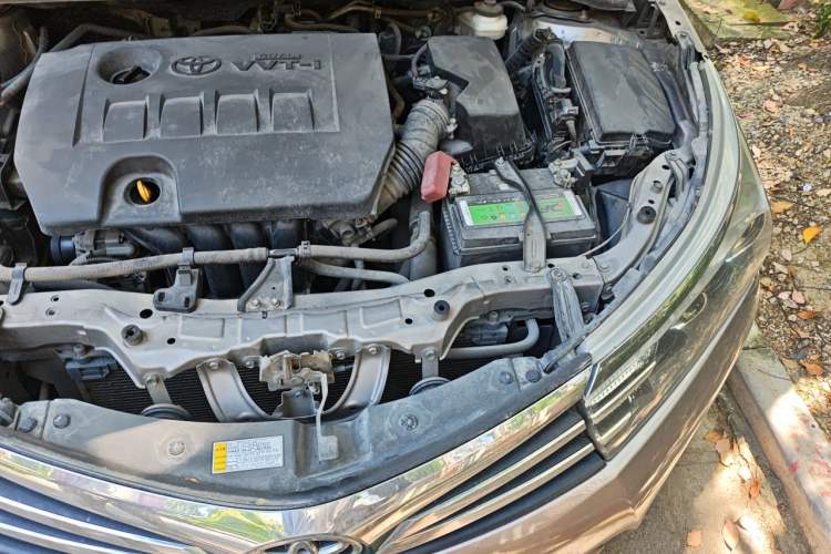 Used Toyota Corolla 2014 1.6L CVT GL Engine Bay Left