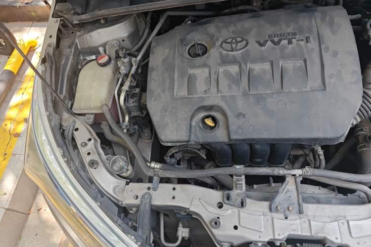 Used Toyota Corolla 2014 1.6L CVT GL-i Engine Bay Right