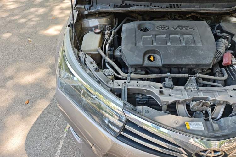 Used Toyota Corolla 2014 1.6L CVT GL Engine Bay Right