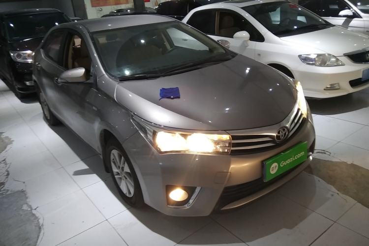 Used Toyota Corolla 2014 1.6L CVT GL Front Right 45 Deg