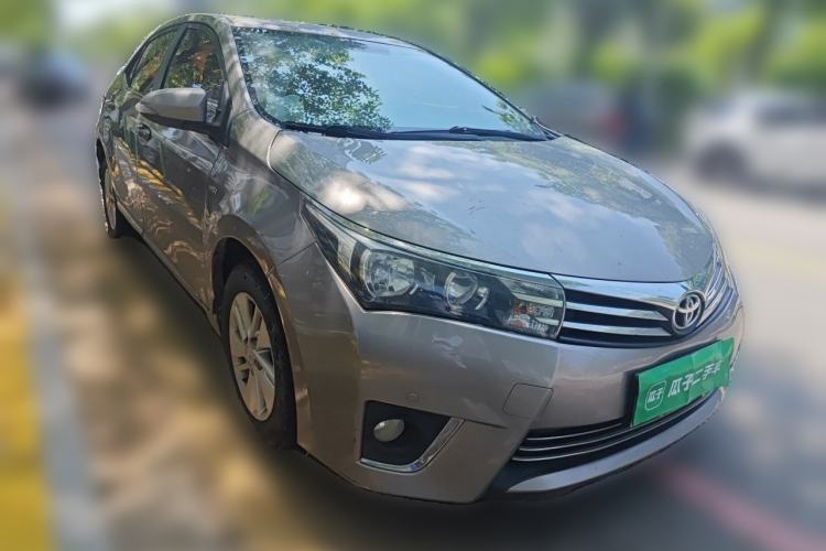 Used Toyota Corolla 2014 1.6L CVT GL-i Front Right 45 Deg