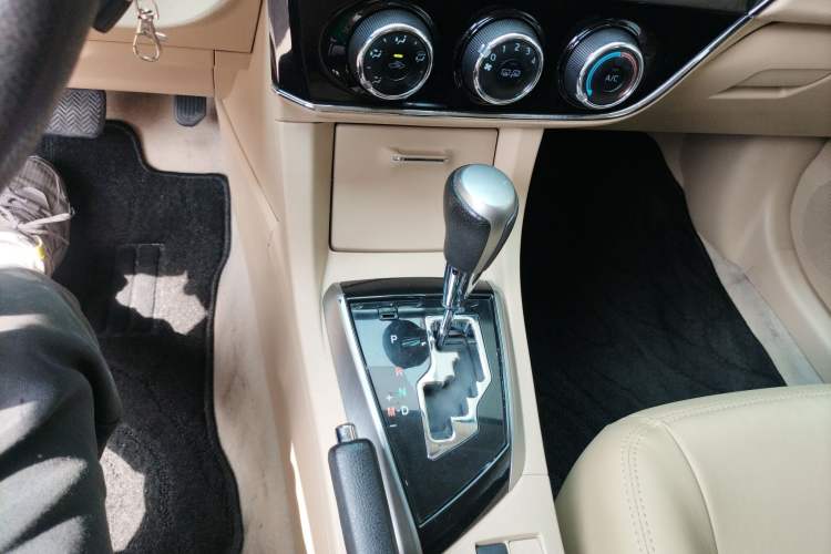Used Toyota Corolla 2014 1.6L CVT GL Gear Lever