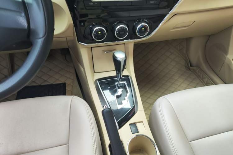 Used Toyota Corolla 2014 1.6L CVT GL Gear Lever