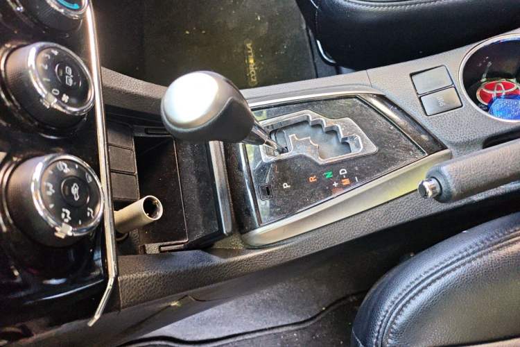 Used Toyota Corolla 2014 1.6L CVT GL Gear Lever