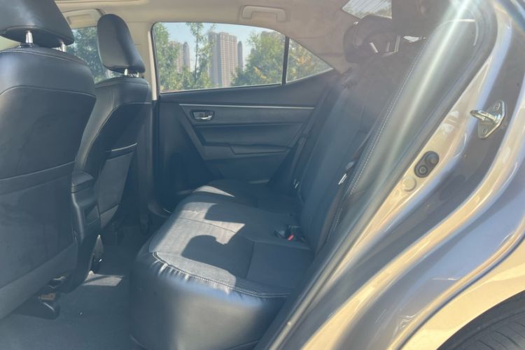 Used Toyota Corolla 2014 1.6L CVT GL-i Leather Edition Interior 3