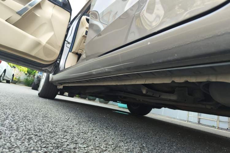 Used Toyota Corolla 2014 1.6L CVT GL Left Side Sill