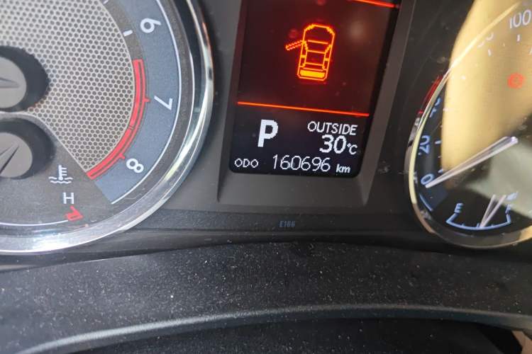 Used Toyota Corolla 2014 1.6L CVT GL-i Odometer Close Up