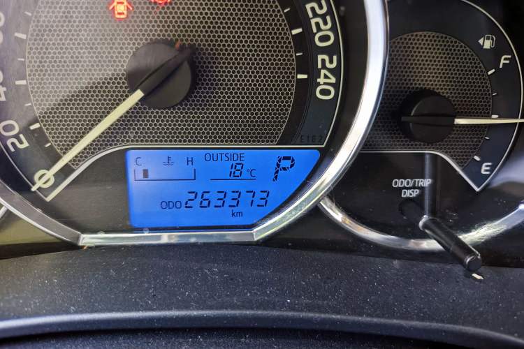 Used Toyota Corolla 2014 1.6L CVT GL Odometer Close Up