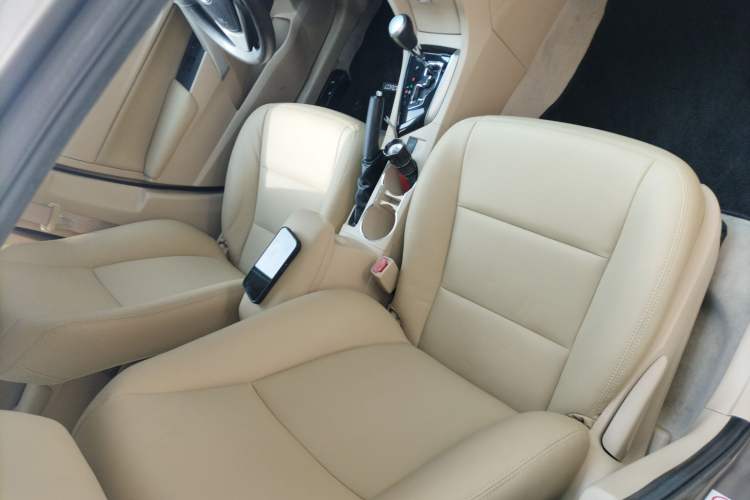 Used Toyota Corolla 2014 1.6L CVT GL Right Front Seat