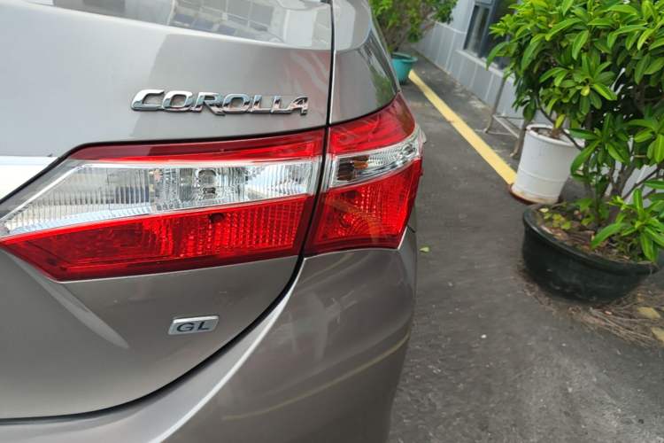 Used Toyota Corolla 2014 1.6L CVT GL Right Rear Taillight