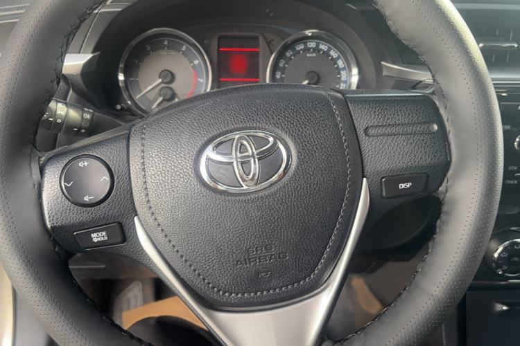 Used Toyota Corolla 2014 1.6L CVT GL-i Leather Edition Steering Wheel