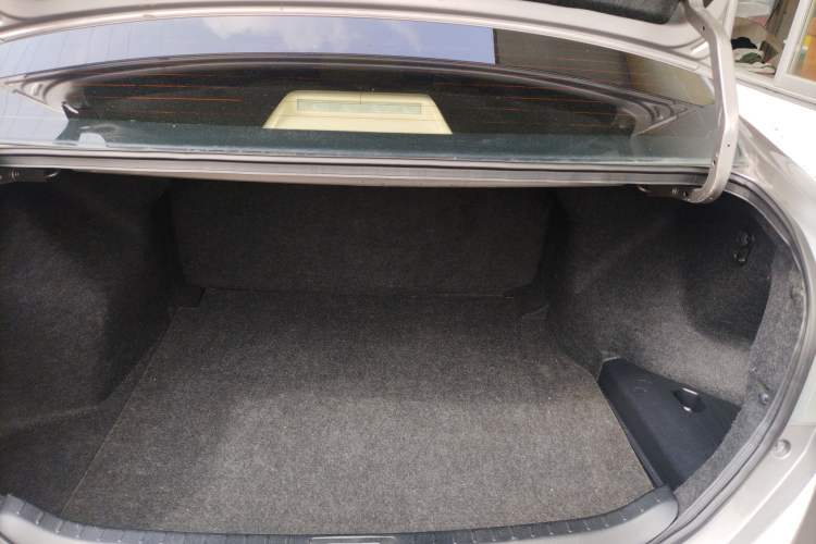 Used Toyota Corolla 2014 1.6L CVT GL Trunk