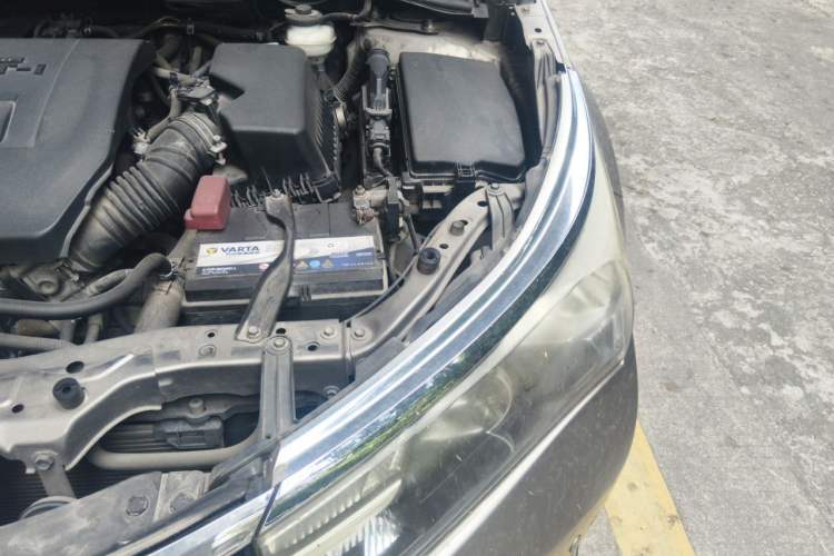 Used Toyota Corolla 2014 1.6L CVT GL-i Engine Bay Left