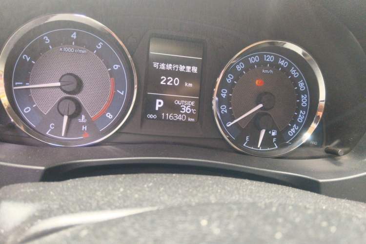 Used Toyota Corolla 2014 1.6L CVT GL-i Odometer Close Up