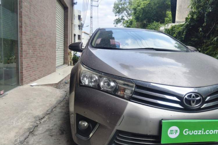 Used Toyota Corolla 2014 1.6L CVT GL-i Right Front Headlight