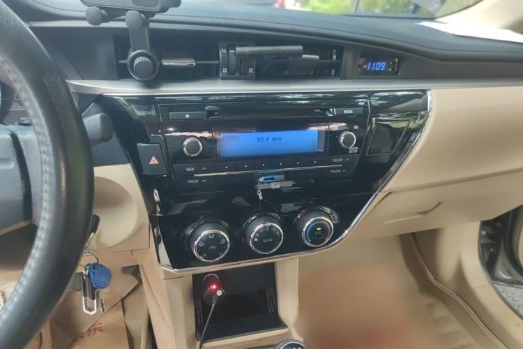 Used Toyota Corolla 2014 1.6L Manual GL Audio And AC Panel