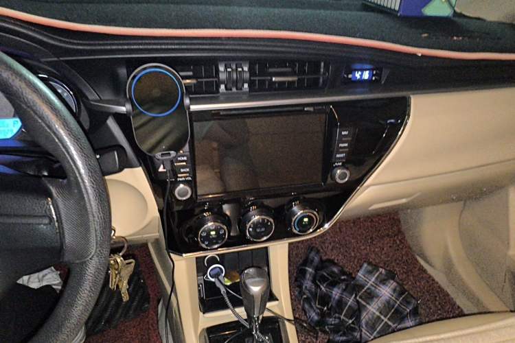 Used Toyota Corolla 2014 1.6L CVT GL Audio And AC Panel