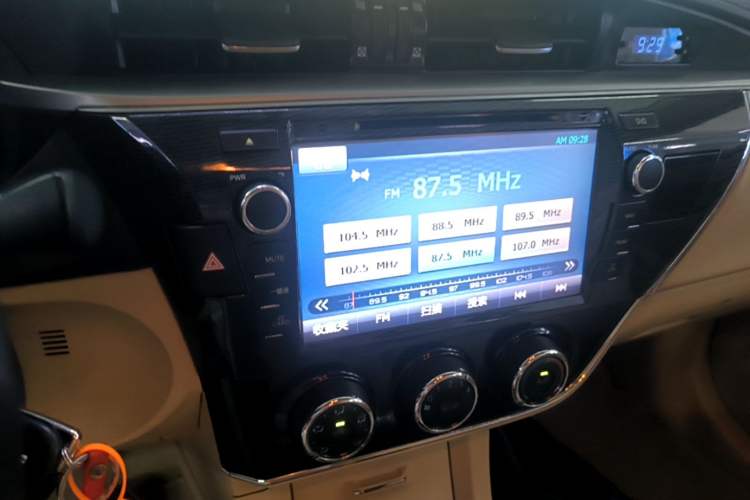 Used Toyota Corolla 2014 1.6L CVT GL Audio And AC Panel