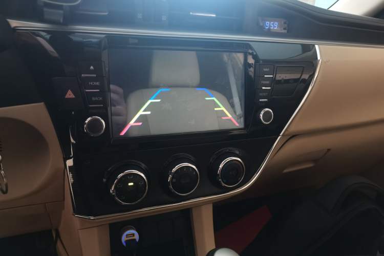 Used Toyota Corolla 2014 1.6L CVT GL-i Leather Edition Audio And AC Panel