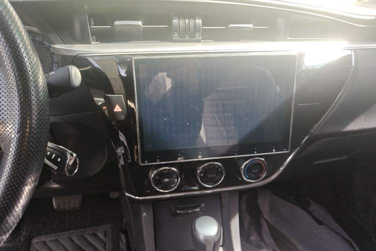 Used Toyota Corolla 2014 1.6L CVT GL-i Audio And AC Panel