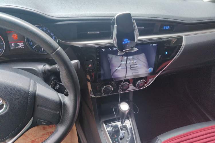 Used Toyota Corolla 2014 1.6L CVT GL-i Leather Edition Audio And AC Panel