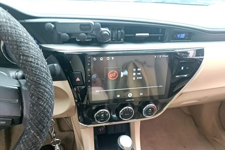 Used Toyota Corolla 2014 1.6L CVT GL-i Leather Edition Audio And AC Panel