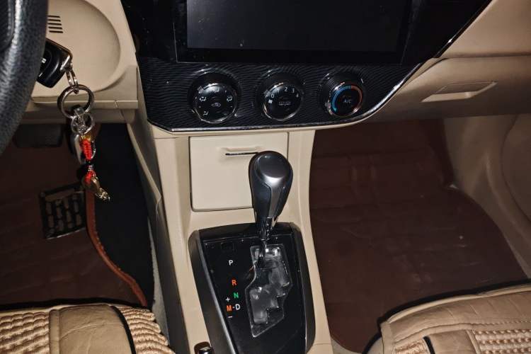 Used Toyota Corolla 2014 1.6L CVT GL-i Audio And AC Panel