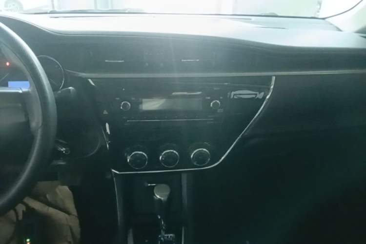 Used Toyota Corolla 2014 1.6L CVT GL Audio And AC Panel