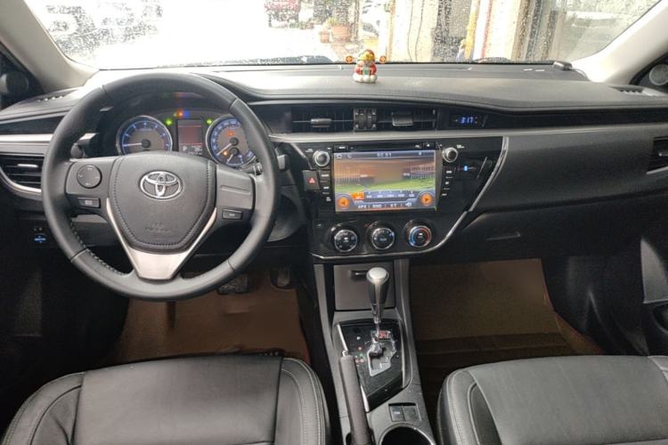 Used Toyota Corolla 2014 1.6L CVT GL-i Leather Edition Center Console