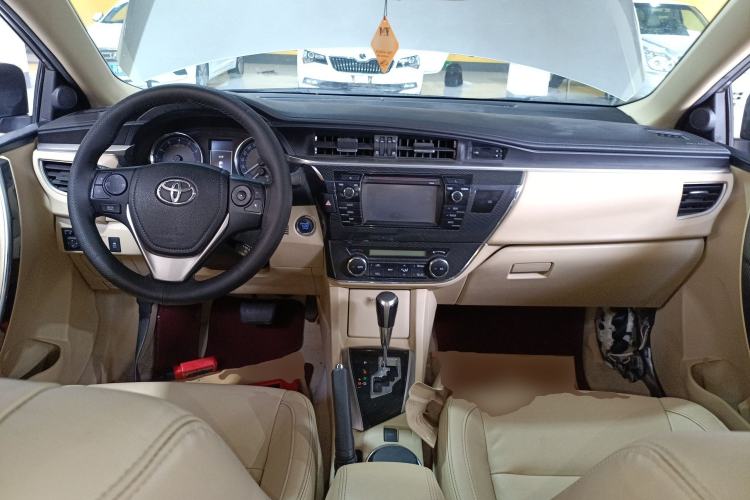 Used Toyota Corolla 2014 1.8L CVT Top-of-the-Line Version Center Console