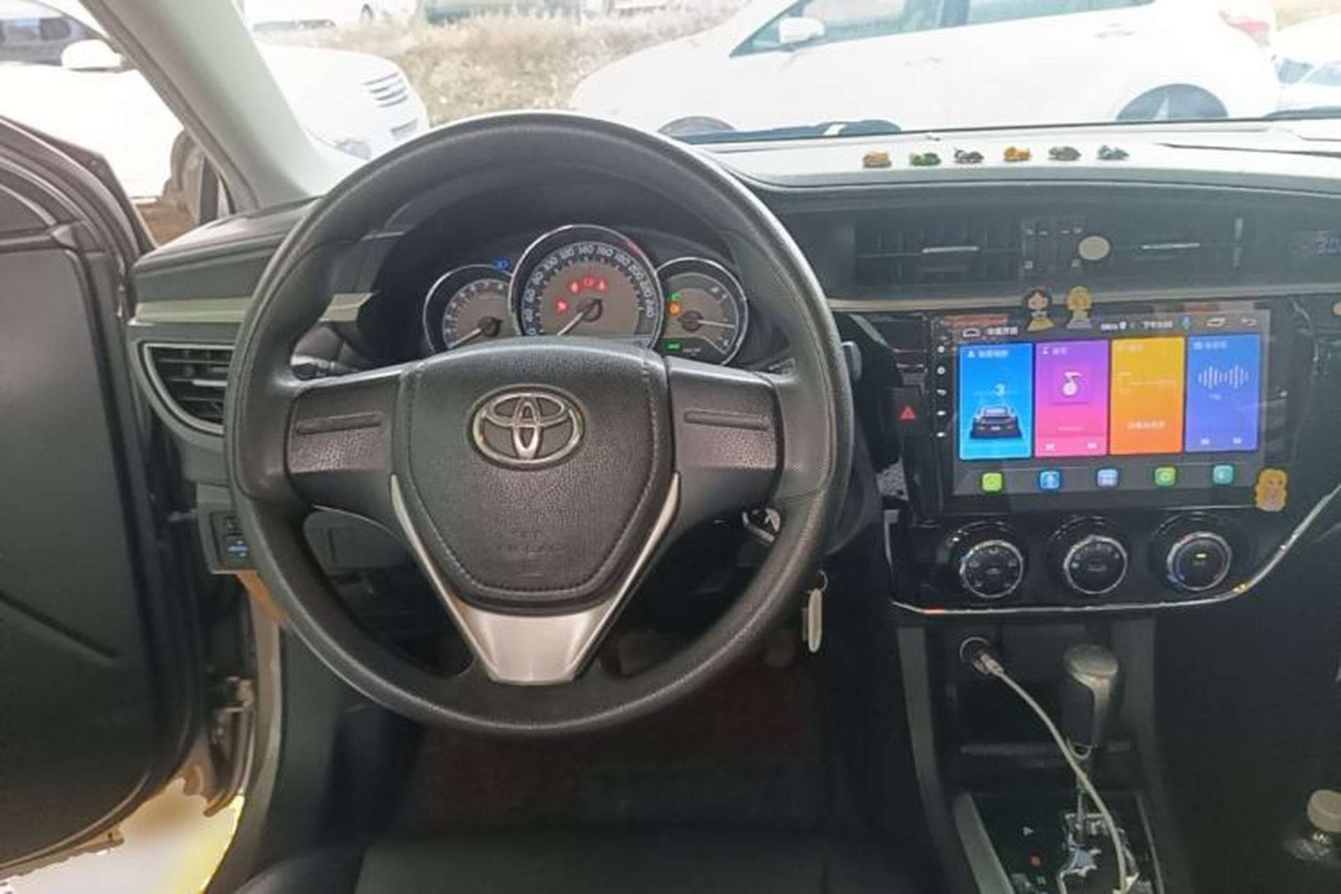 Used Toyota Corolla 2014 1.6L CVT GL Center Console