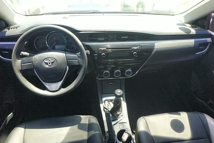 Used Toyota Corolla 2014 1.6L Manual GL Center Console