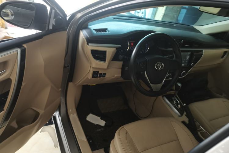 Used Toyota Corolla 2014 1.6L CVT GL-i Leather Edition Driver Seat