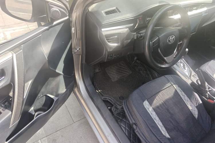 Used Toyota Corolla 2014 1.6L CVT GL-i Driver Seat