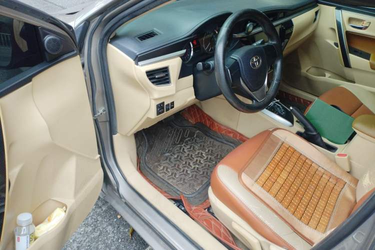 Used Toyota Corolla 2014 1.6L CVT GL-i Driver Seat