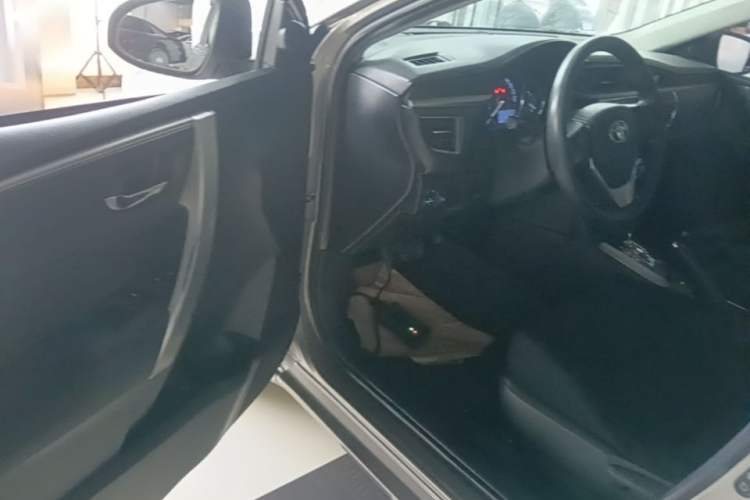 Used Toyota Corolla 2014 1.6L CVT GL Driver Seat