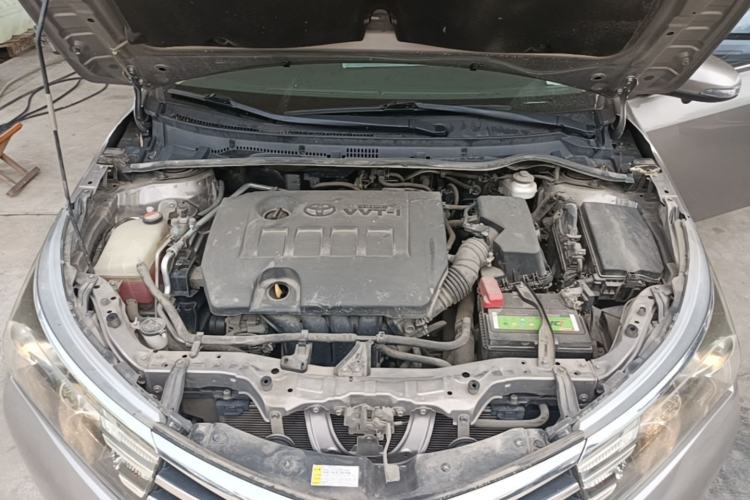 Used Toyota Corolla 2014 1.6L CVT GL Engine Bay