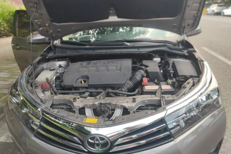 Used Toyota Corolla 2014 1.6L Manual GL Engine Bay