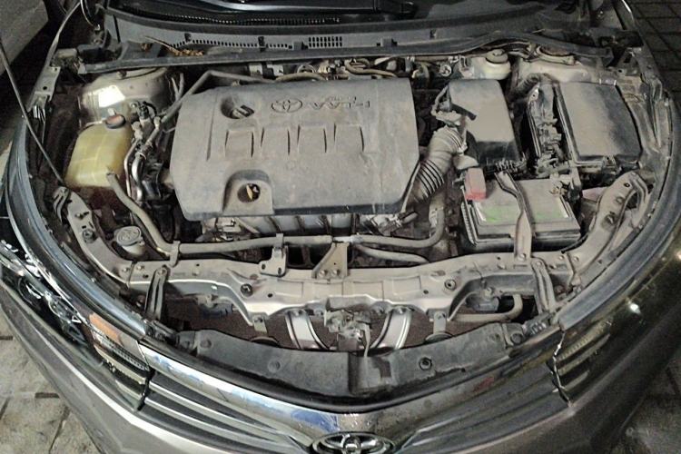 Used Toyota Corolla 2014 1.6L CVT GL Engine Bay