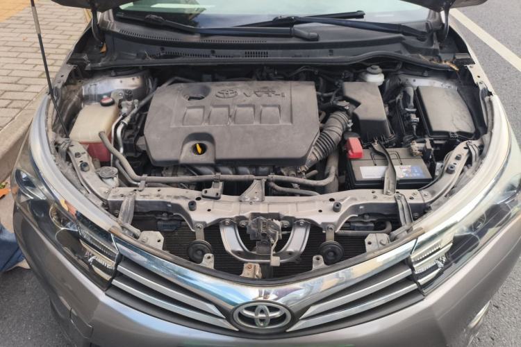 Used Toyota Corolla 2014 1.6L CVT GL Engine Bay