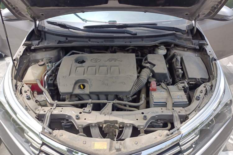 Used Toyota Corolla 2014 1.6L CVT GL Engine Bay