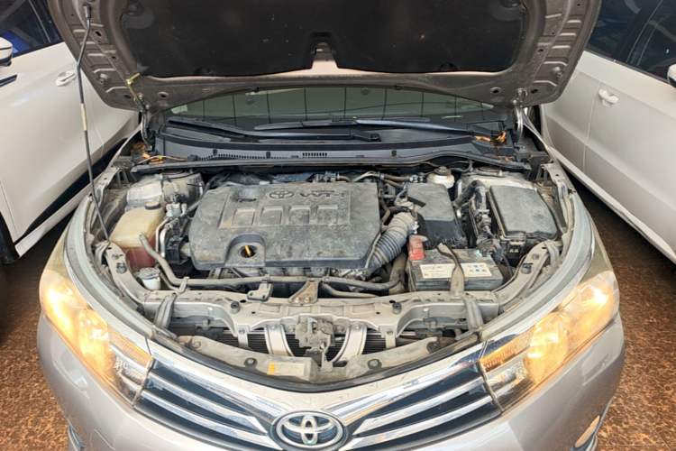 Used Toyota Corolla 2014 1.6L CVT GL Engine Bay