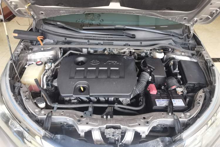 Used Toyota Corolla 2014 1.6L CVT GL-i Leather Edition Engine Bay