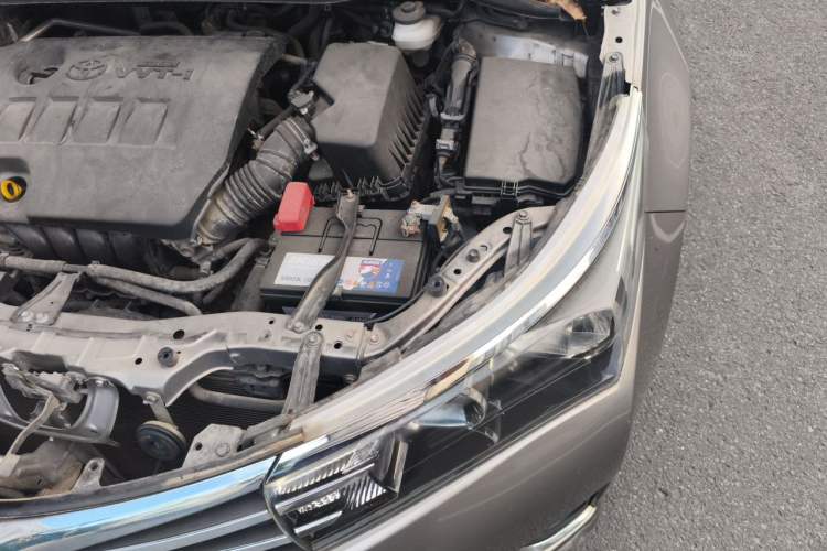 Used Toyota Corolla 2014 1.6L CVT GL Engine Bay Left