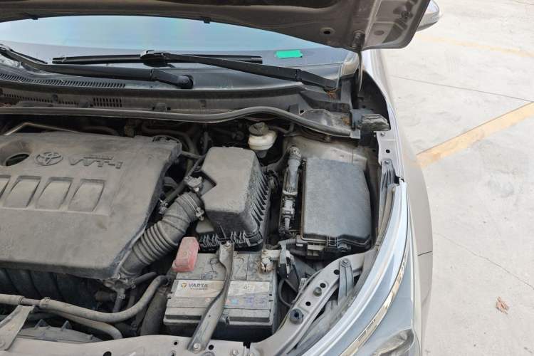 Used Toyota Corolla 2014 1.6L CVT GL Engine Bay Left