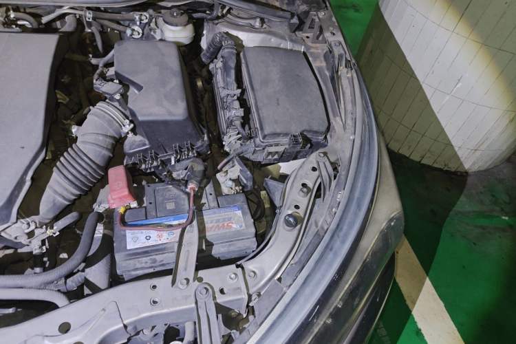 Used Toyota Corolla 2014 1.6L CVT GL Engine Bay Left